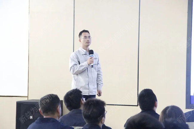 顧問做工作點評與下階段工作計劃講解 顧問做工作點評與下階段工作計劃講解